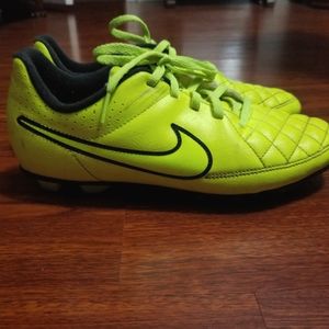 Soccer cleats used very good condition